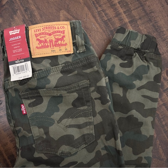 Levi's Youth New Camouflage Twill Joggers/Jeans Green Camo Size 8 - Picture 10 of 10